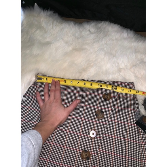 NWT plaid skirt with button details - Picture 4 of 5